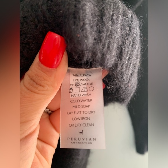 Peruvian connection alpaca and wool black sweater size XS - Picture 7 of 7